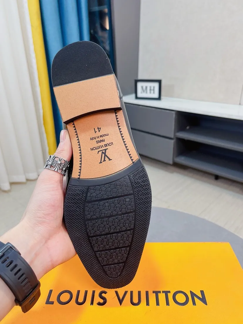 Men's Men's Shoes 💰480🌹🌹《Lv》The latest and most popular casual business leather shoes, top brands [Seduce] Luxury ~ Purchasing, [Strong] The uppers are made of imported patent leather with printed original material ➕ Genuine leather lining (•) fine workmanship. The original stylish and stylish soft rubber wear-resistant and non-slip outsole is light and comfortable on the feet. The real thing looks better in real life. 38-44, 45 can be customized.